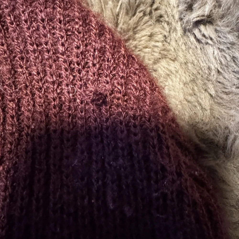 Neff Maroon Ribbed Beanie - Picture 3 of 3